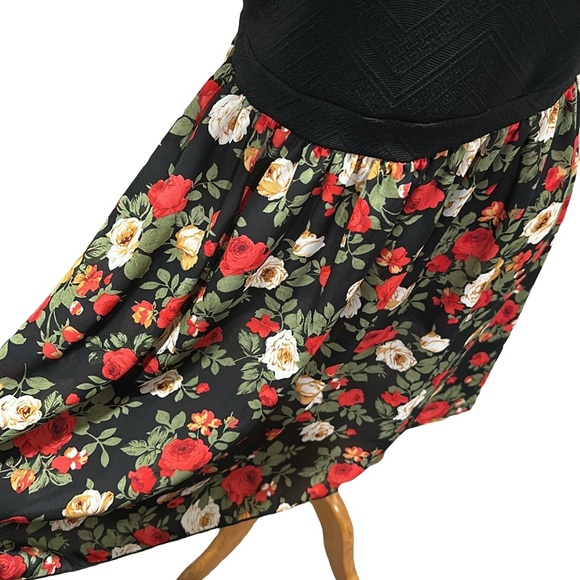 Vibe Sportswear Dress - Picture 3 of 6